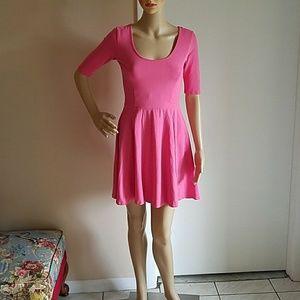 Mini pink dress .sleeves 3/4